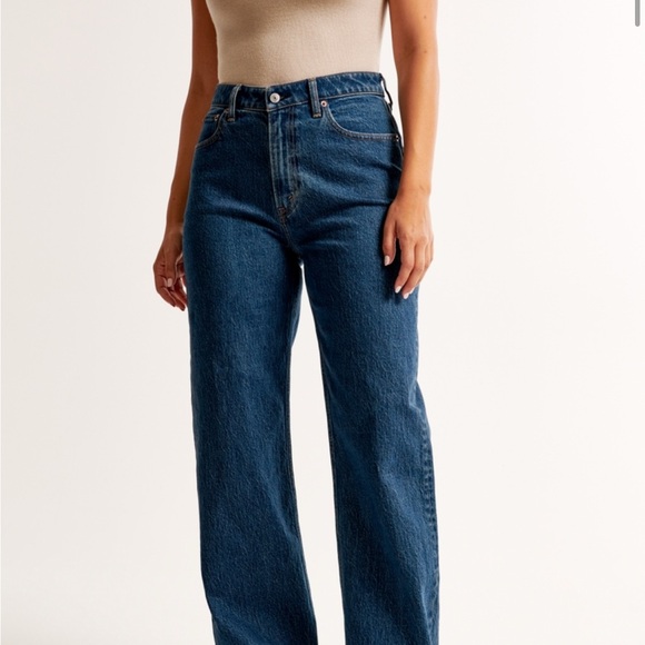 Abercrombie Curve Love High Rise 90s Relaxed Jeans - Picture 1 of 6